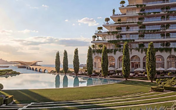 La Chateau, Marjan Beach District